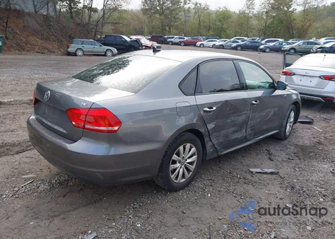 2014 Volkswagen Passat 1.8T Wolfsburg Edition z USA, uszkodzony, nr VIN 1VWAS7A39EC068770